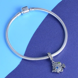 Bracelet maille serpent en argent S925 avec pendentif poisson tropical scintillant