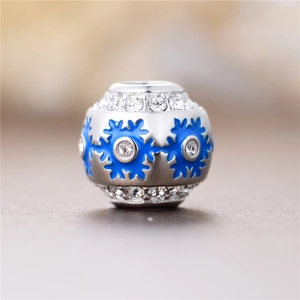 Abalorio de copo de nieve en plata S925 con esmalte azul y piedras de circonita cúbica