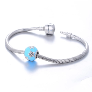 Pulsera de cadena de serpiente de plata con amuleto de estrella de esmalte azul