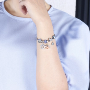 Elegante S925 sterling zilveren bedelarmband met blauwe zirkoon kralen en bijenhanger