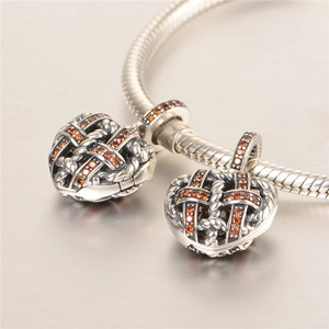 Pendentif cœur tressé en argent S925 avec zircons orange sur chaîne serpent