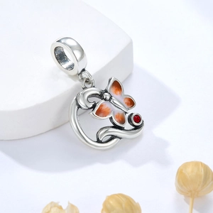 Colgante mariposa de plata S925 vintage con esmalte naranja y piedra roja brillante