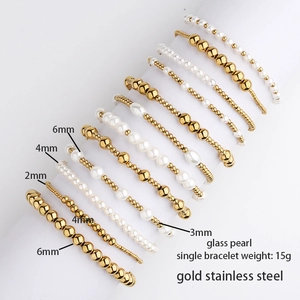 Set aus 11 goldenen Edelstahl-Perlenarmbändern und elegantem Glassperlen-Handschmuck