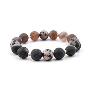 Ensemble de bracelets en pierres naturelles de jaspe dalmatien et perles dorées mates