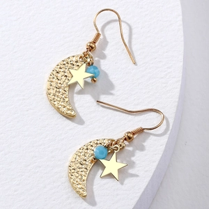 Pendientes dorados vintage con luna creciente, estrella y cuenta de cristal azul