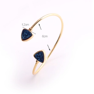 Brazalete bohemio chapado en oro con piedra druzy azul de 1,2 cm y diámetro de 6 cm