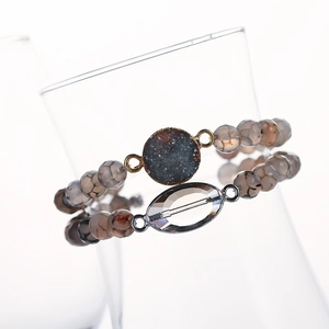 Naturstein-Perlenarmband Set mit Druzy-Anhänger und Kristallglas in grauem Design