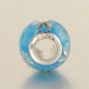 Detail der blauen S925 Sterlingsilber Perle mit Schneeflockenmustern für DIY Armbänder