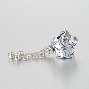 Pendentif étoile en argent S925 avec zircons bleus et pampilles à chaînes pendantes