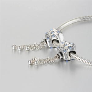 Charm carré en argent S925 avec zircons bleus, pompon étoile et poinçon gravé