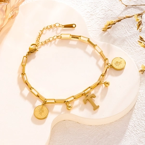 Bracelet en acier titane doré avec breloque lettre T et pendentif pièce sur pierre