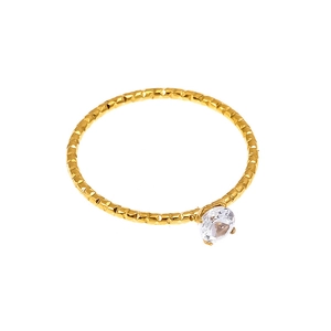 Minimalistischer 18k vergoldeter Ring mit funkelndem Zirkon und strukturierter Schiene