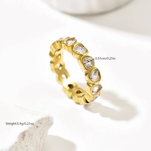 Detail view of 14k gold plated heart eternity ring with 0.51cm zircon dimensions
