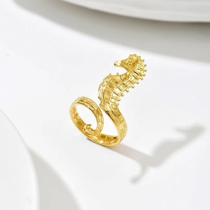 Elegante anello a cavalluccio marino in acciaio inossidabile dorato con design regolabile