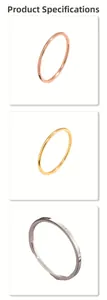 Anelli minimalisti in finiture oro rosa, oro e argento con superficie lucida