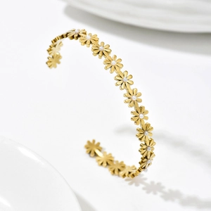 Bracciale rigido aperto in acciaio inossidabile placcato oro 14k con fiori margherite