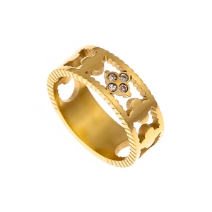 Anello in acciaio inossidabile dorato con motivo a quadrifoglio traforato e zirconi lucidi