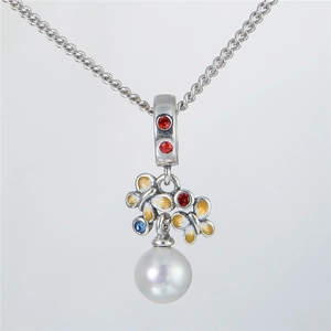 Pendentif papillon en argent S925 avec émail coloré et perle sur chaîne torsadée