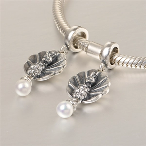S925 sterling silver snake chain bracelet with peacock feather pendants and pearls