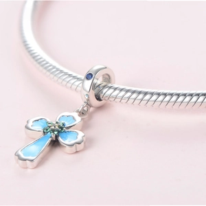 925 sterling zilveren bloemenkruis bedel met blauw emaille op slangenketting