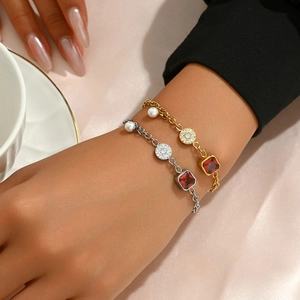 Elegante Bracciale in Acciaio Inossidabile Placcato Oro Argento Rubino Sintetico Quadrato Zirconia Cubica Perla Artificial Imitazione