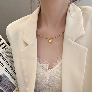 New Chinese Style Hollow Heart Pendant Necklace For Women Titanium Steel Snake Chain Collar Vintage Light Luxury Jewelry