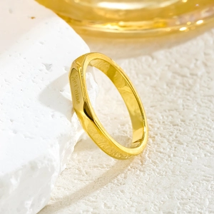 Faceted 18K gold ring with Je t'aime engraving for women in a vintage style
