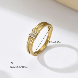 Geometrischer Edelstahlring in Gold mit Mikropflaster-Kristallen und Rautenstruktur Gr. 7