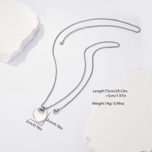 Minimalistische silberne Edelstahl-Pulloverkette mit rundem Anhänger und verstellbarer Kette