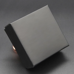 Boîte d'Emballage de Bijoux Carrée Étui Cadeau en Plastique Minimaliste Design Couvercle Et Base Pour Bagues Boucles d'Oreilles Collier Présentation de Bijoux
