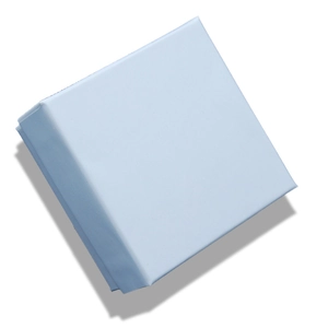 Boîte à bijoux carrée bleu clair minimaliste pour bagues et petits accessoires
