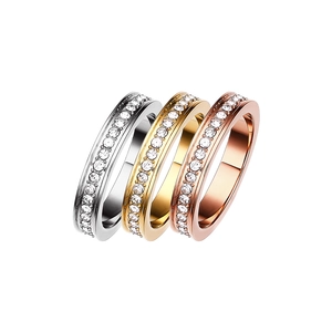 Set di anelli in acciaio inossidabile oro, argento e oro rosa con cristalli pavé