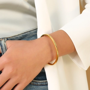 Minimalistische Roestvrijstalen Armring Voor Dames Vacuüm Geplateerde Gladde Ronde Scharnierende Armband Goud Zilver Roségoud