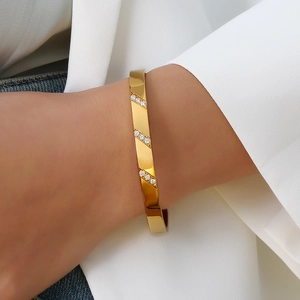Γυαλιστερό βραχιόλι από τιτάνιο 18K σε στυλ μπαμπού με κρύσταλλα για γυναίκες