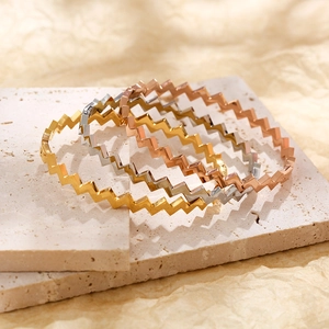 Brazalete Moderno Minimalista de Acero Inoxidable con Ondas Zigzag para Mujer Pulsera Geométrica con Hebilla de Bisagra Oro Plata Oro Rosa