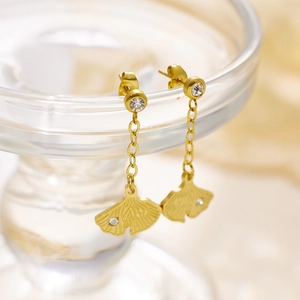 Elegante gouden ginkgoblad oorbellen met fonkelende strass-steentjes in vintage stijl