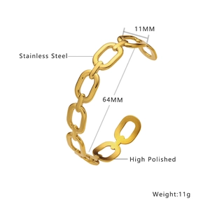 Vue détaillée du bracelet à maillons en forme de C poli de 11 mm en acier inoxydable