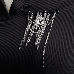 Vintage Alloy Horse Pendant Tassel Brooch Black Large Safety Pin Silver Chain Fringe Lapel Pin For Women Fashion Jewelry