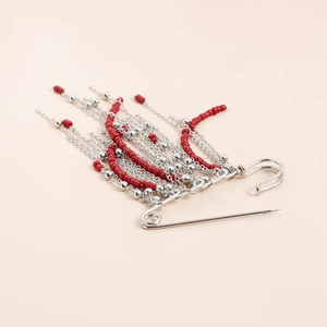 Broche frangée multi-chaînes en argent vintage avec perles rouges et épingle