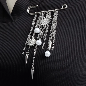 Spilla a Nappina in Lega Vintage Con Ciondoli Sole Occhio Perla Artificial Sintetica Catena di Metallo Spilla di Sicurezza Donna