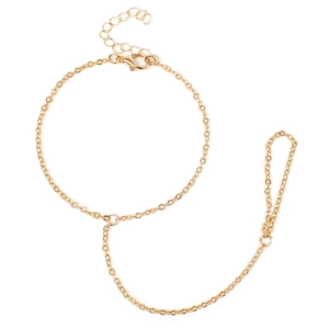 Bracciale ad anello dorato minimalista con catena regolabile e chiusura a moschettone