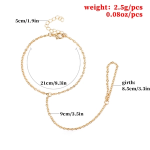 Bracciale ad anello dorato minimalista con catena regolabile e chiusura a moschettone