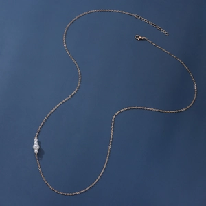 Chaîne de corps dorée sexy pour femmes avec trois perles blanches élégantes