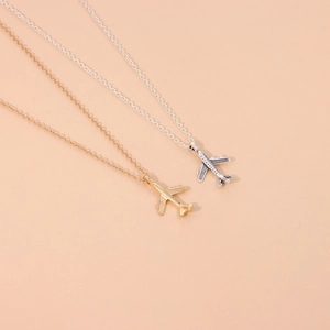 Collar con colgante de avión creativo para hombre en aleación acabado oro y plata