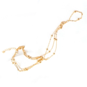 Élégante chaîne de main multicouche dorée avec perles en métal et fermoir réglable
