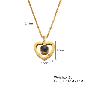 Detailed technical diagram showing dimensions and 1.6cm heart pendant of the gold necklace