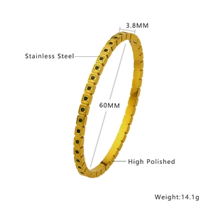 Bracciale in acciaio inossidabile dorato lucido con zirconi verdi e dettaglio di 3,8 mm