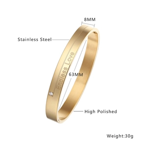 Bracciale rigido in acciaio inossidabile dorato 8mm con incisione Endless Love e uno zircone