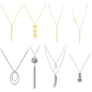 Juego de 8 collares geométricos con flecos en acabados oro y plata para mujer