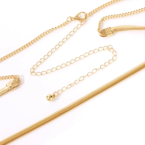 Minimalistischer goldener Schlangenkette-Körperschmuck mit Karabiner und Verlängerung
